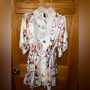 Size S silk floral robe and slip. Tags on, new only tried on.